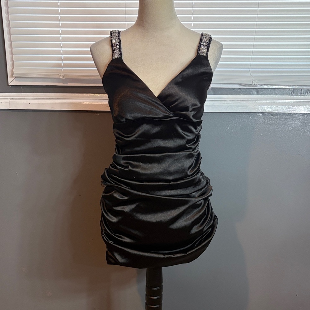 Studio Y Elegant Black Garment